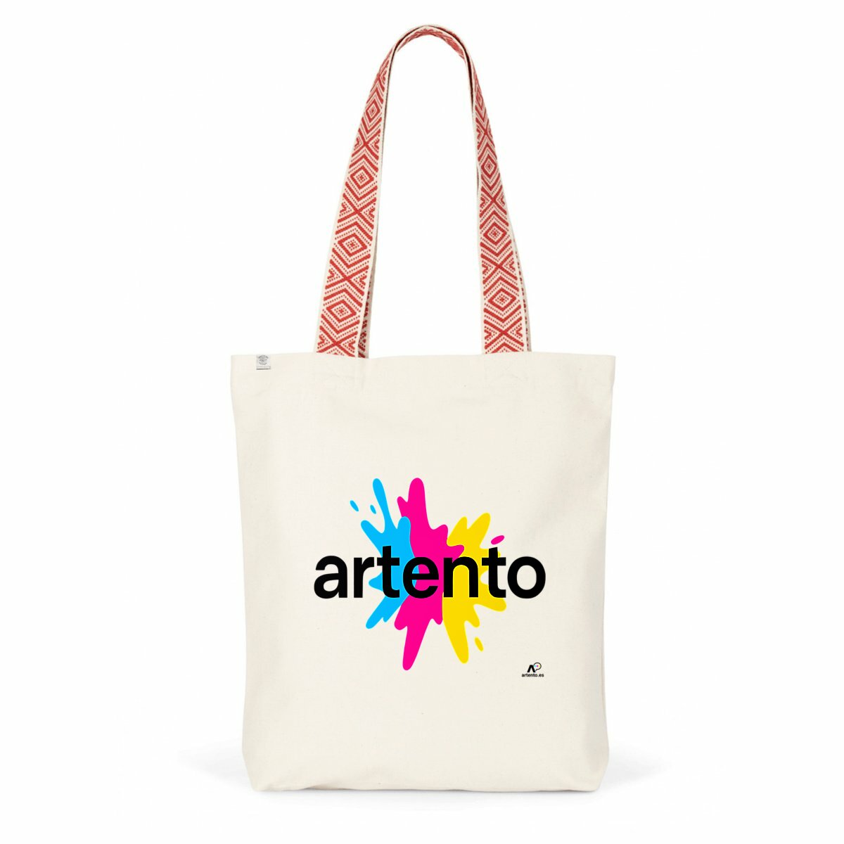 Lleva la creatividad a todas partes con la bolsa tote roja de Artento. Con el vibrante logotipo CMYK de la marca y asas con un estampado étnico rojo, es un símbolo elegante de color, cultura y expresión.